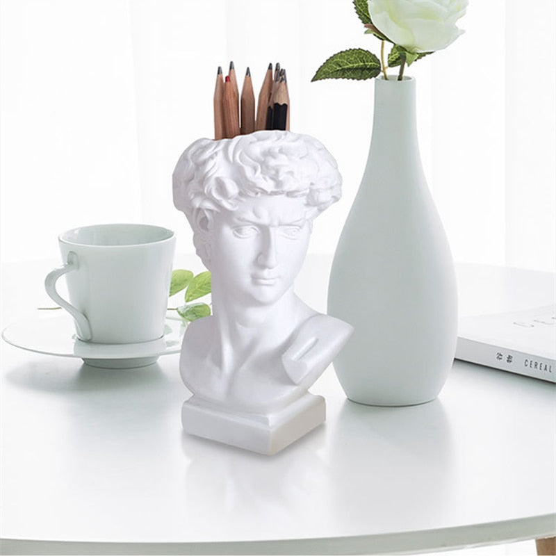 New Creative David Sculpture Resin Pen Holder Desk Organizer Makeup Brush Organizer Flower Pot Vase Resin Art Craft Decor